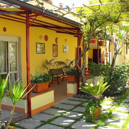 Domus Felix Bed & Breakfast Ercolano Bagian luar foto