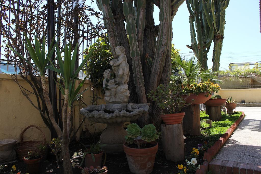 Domus Felix Bed & Breakfast Ercolano Bagian luar foto